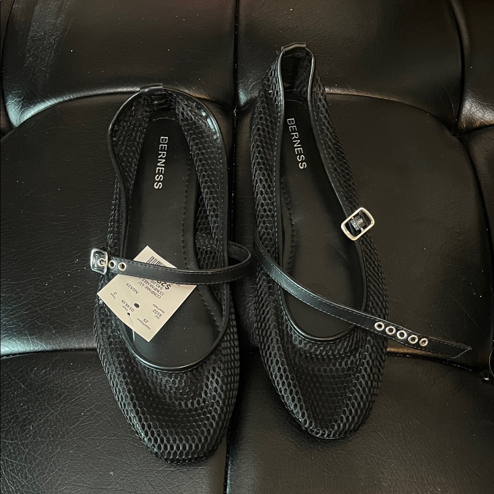 Berness Black Mesh Women's Flats